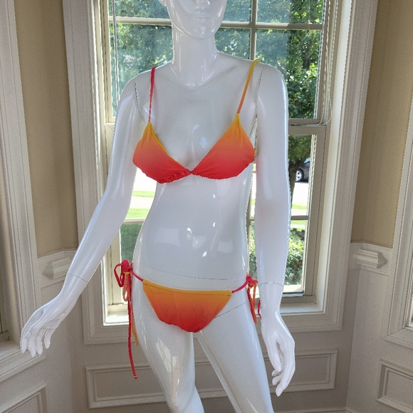 URBAN LOOK SUNRISE OMBRE BIKINI & COVERUP - Picture 2 of 11